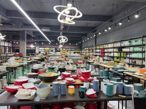 特大喜讯 热烈祝贺山东华苑集团巨资打造 中国酒店用品城 8月1日正式开业